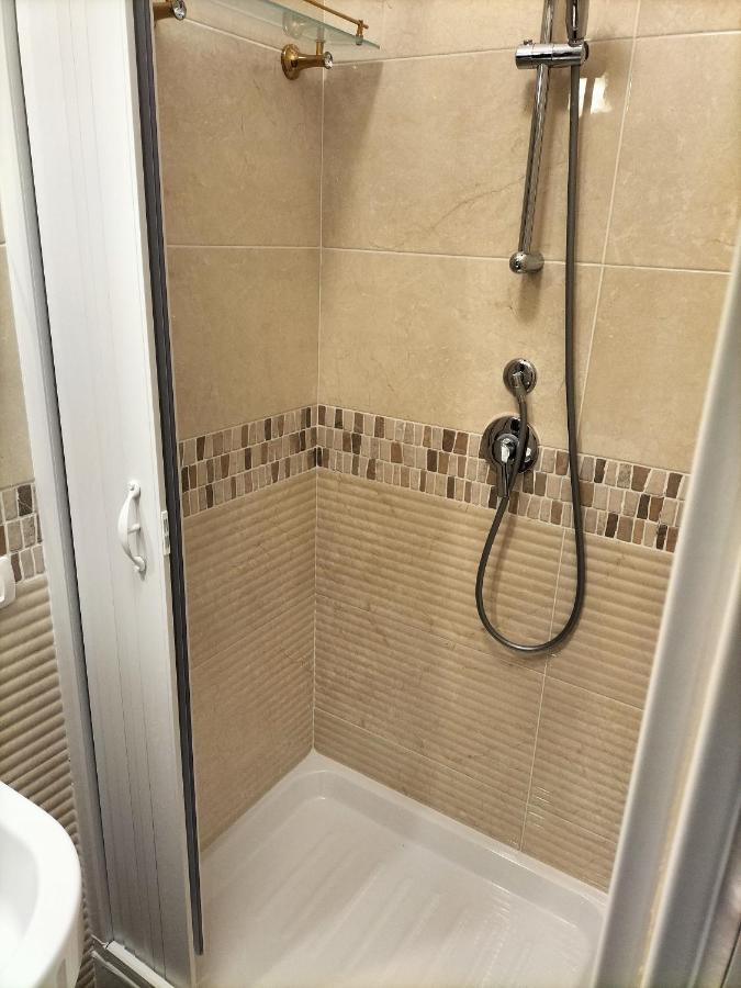 La Dimora Di Alex Appartement Napels Buitenkant foto