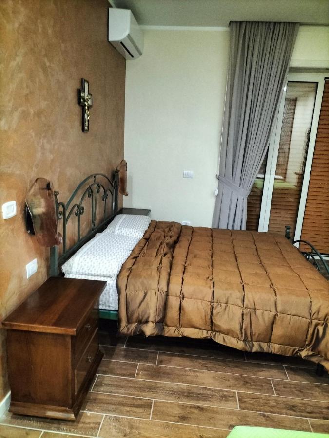 La Dimora Di Alex Appartement Napels Buitenkant foto